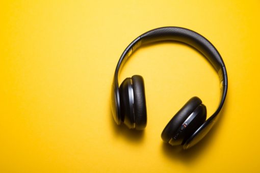 音楽聴きながら勉強はダメ？メリットとデメリットを解説！