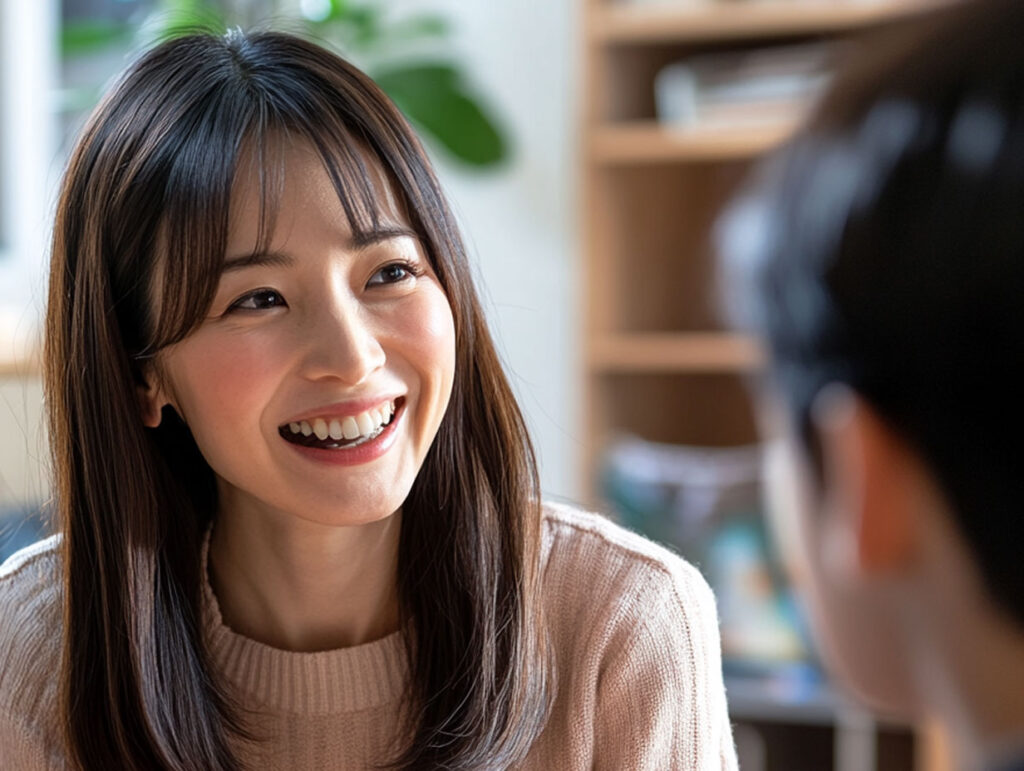 子供にやさしく声掛けする親